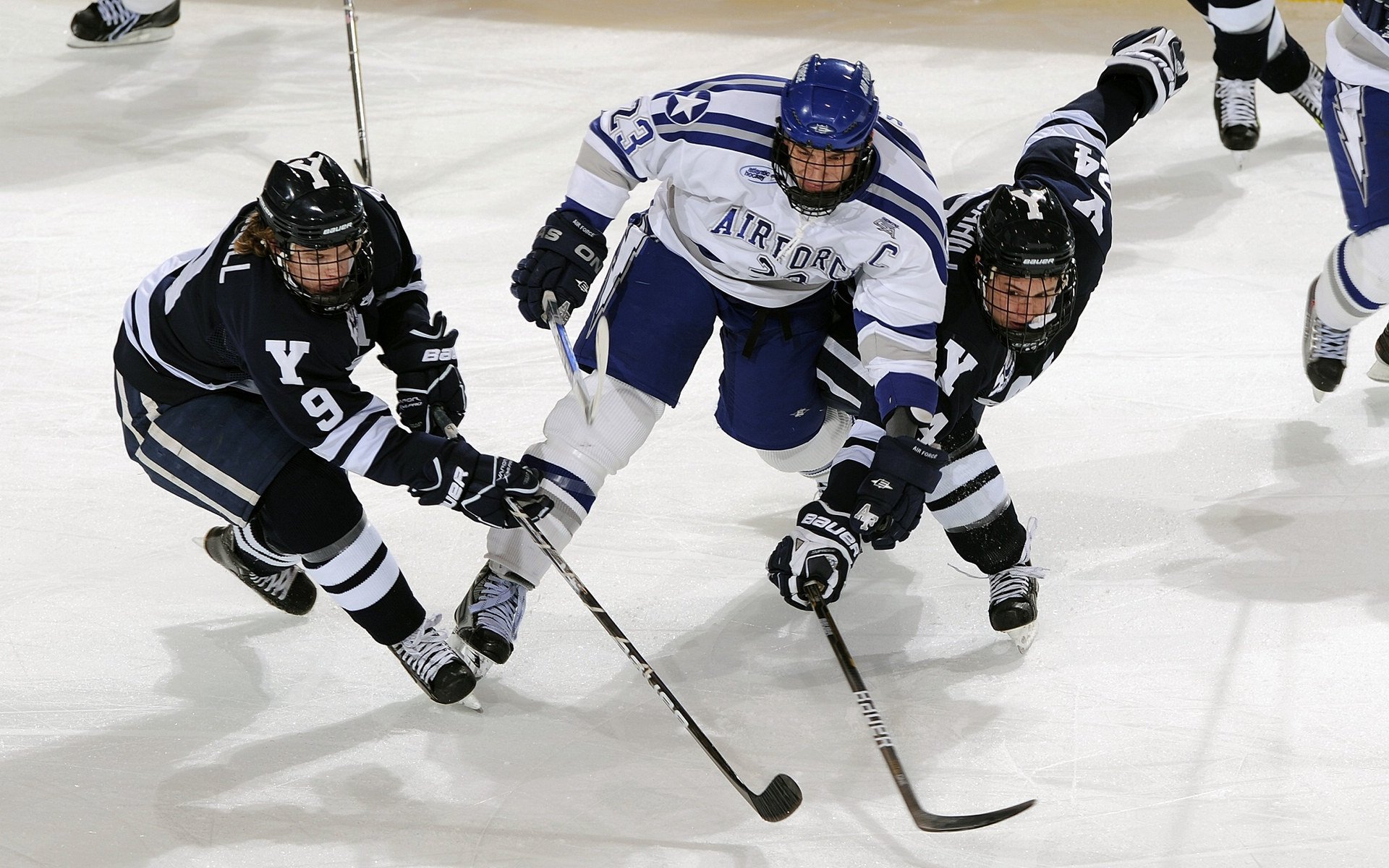 田径赛道质量评估体系引入AI测绘工具，田径场赛道